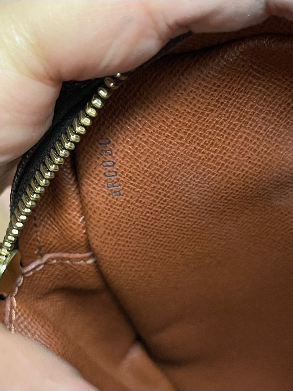 Authentic Louis Vuitton monogram vintage crossbody bag - Picture 13 of 15